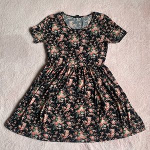 FINAL MARKDOWN! Forever 21 Black Floral Dress